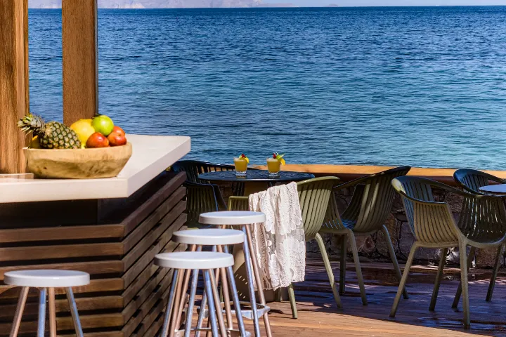 Thalassa Bar between Village Pool and beach area